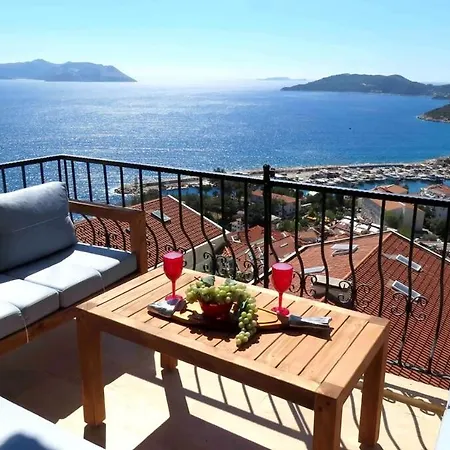 Derinsu, 0-2 And 8 Ages * Kaş